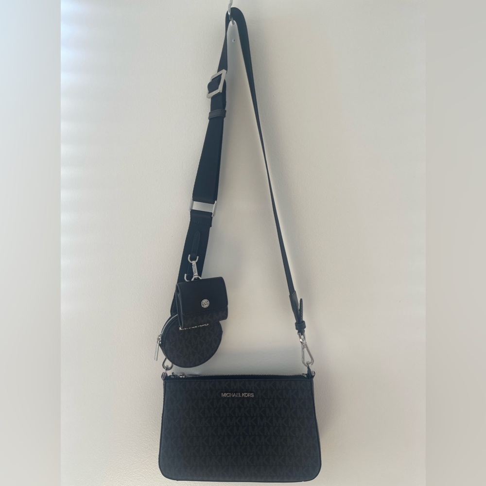 Michael Kors Jet Set Crossbody Bag With Tech Accessories Attachments